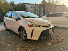 Photo of the vehicle Toyota Prius v (+)