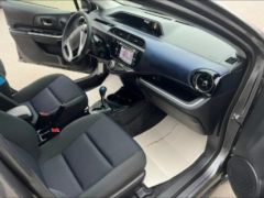 Сүрөт унаа Toyota Prius c