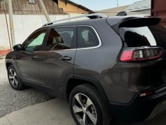 Photo of the vehicle Jeep Cherokee