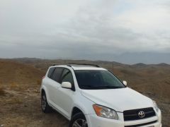 Сүрөт унаа Toyota RAV4