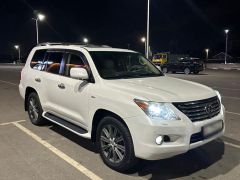 Photo of the vehicle Lexus LX