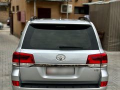 Photo of the vehicle Toyota Land Cruiser