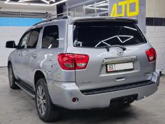 Фото авто Toyota Sequoia