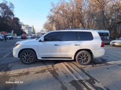 Photo of the vehicle Lexus LX