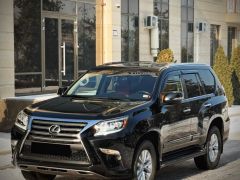 Photo of the vehicle Lexus GX