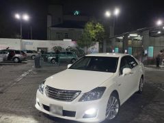 Фото авто Toyota Crown