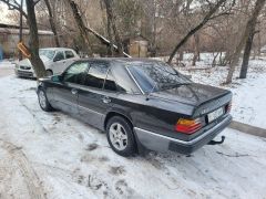 Photo of the vehicle Mercedes-Benz W124