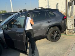 Сүрөт унаа Toyota RAV4