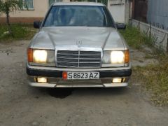 Сүрөт унаа Mercedes-Benz W124