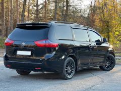 Photo of the vehicle Toyota Sienna