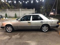 Фото авто Mercedes-Benz W124