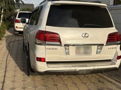 Photo of the vehicle Lexus LX