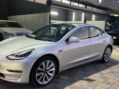 Фото авто Tesla Model 3