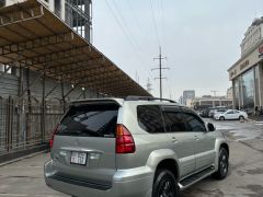 Photo of the vehicle Lexus GX