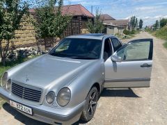 Фото авто Mercedes-Benz E-Класс