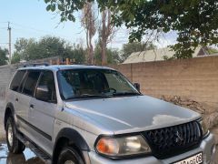 Сүрөт унаа Mitsubishi Montero Sport