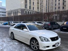 Photo of the vehicle Toyota Crown