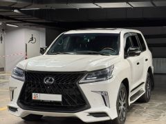 Photo of the vehicle Lexus LX