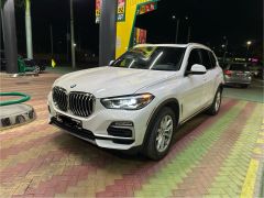 Photo of the vehicle BMW X5