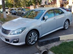 Сүрөт унаа Toyota Crown