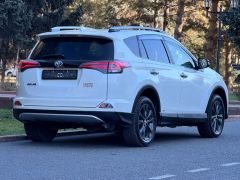 Сүрөт унаа Toyota RAV4