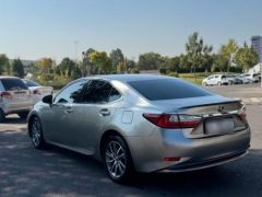 Photo of the vehicle Lexus ES