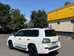 Photo of the vehicle Lexus LX