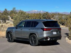 Photo of the vehicle Lexus LX