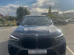 Photo of the vehicle BMW X5