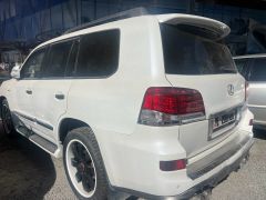 Photo of the vehicle Lexus LX