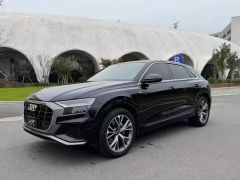 Photo of the vehicle Audi Q8