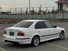 Photo of the vehicle BMW 5 Series