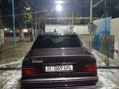 Сүрөт унаа Mercedes-Benz W124