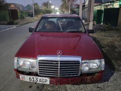 Сүрөт унаа Mercedes-Benz W124