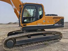 Photo of the vehicle Hyundai R300LC