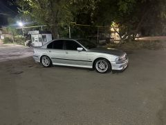 Photo of the vehicle BMW 5 Series