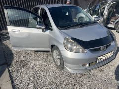 Photo of the vehicle Honda Fit