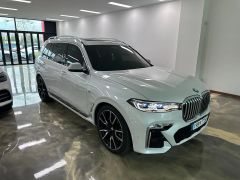 Photo of the vehicle BMW X7