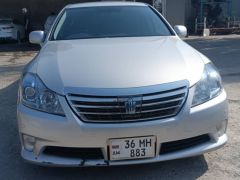 Photo of the vehicle Toyota Crown