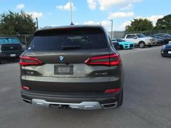 Photo of the vehicle BMW X5