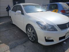 Photo of the vehicle Toyota Crown