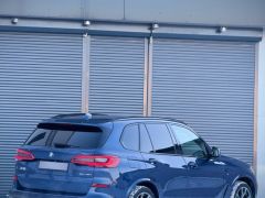 Photo of the vehicle BMW X5