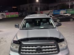 Photo of the vehicle Toyota Sequoia