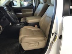 Сүрөт унаа Toyota Sequoia