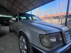 Сүрөт унаа Mercedes-Benz W124