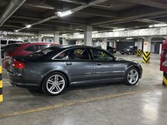 Photo of the vehicle Audi S8