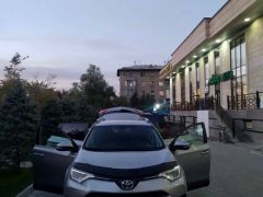 Сүрөт унаа Toyota RAV4