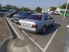 Photo of the vehicle Mercedes-Benz W124