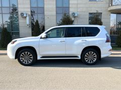 Photo of the vehicle Lexus GX