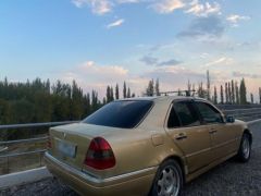 Сүрөт унаа Mercedes-Benz C-Класс